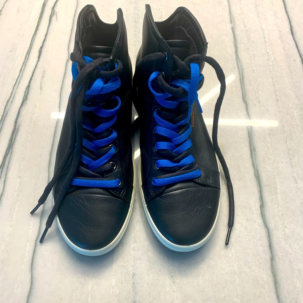 ECCO black leather high top sneakers like new size 40. Worn once.